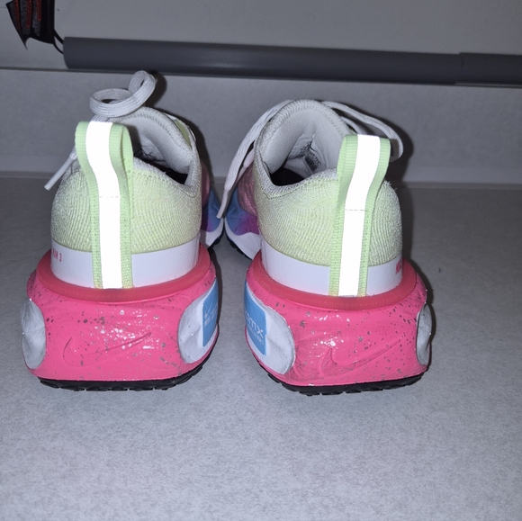 Nike ZoomX Invincible Run 3Barley Volt Pink Foam - Picture 9 of 12